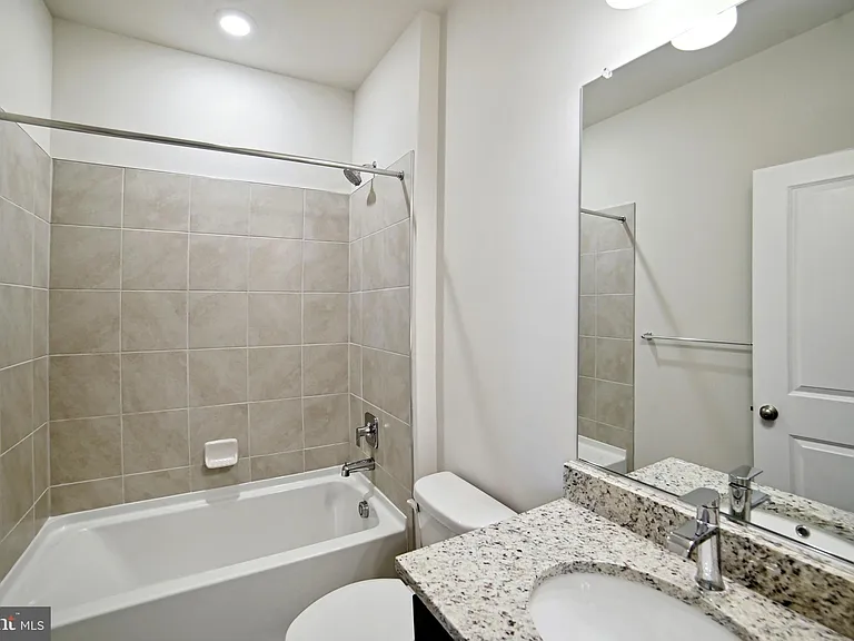 858 Amity St — Photo 26