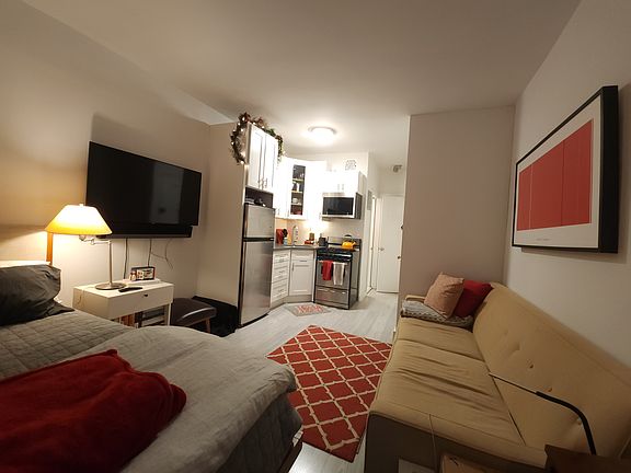2nd image of 443 W 49th St APT 2WR