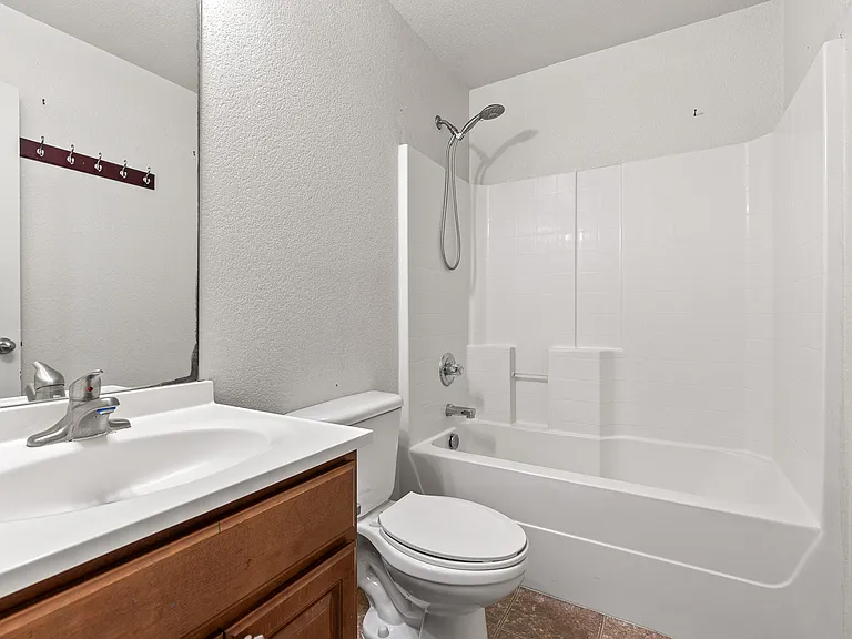 2504 Saulsbury Dr — Photo 7