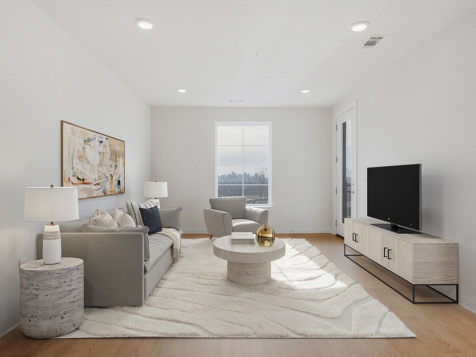 1st image of 2900 Edwin Way #305