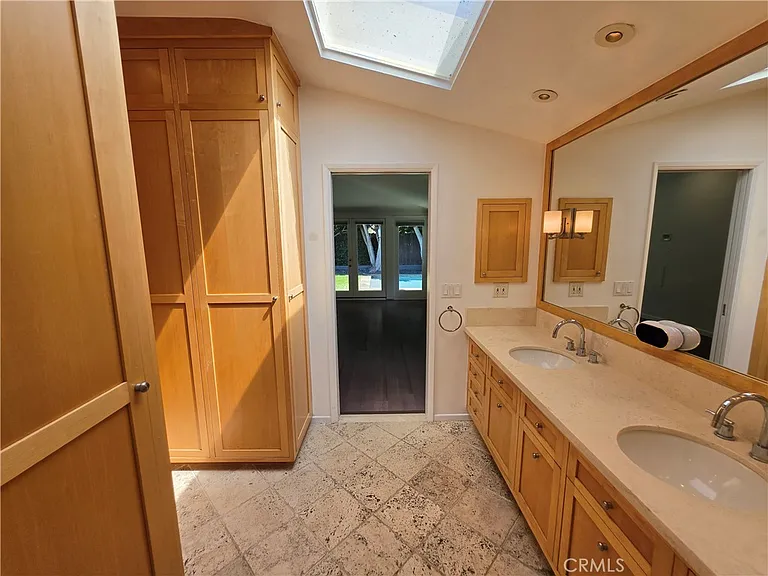 310 S Thurston Ave — Photo 45