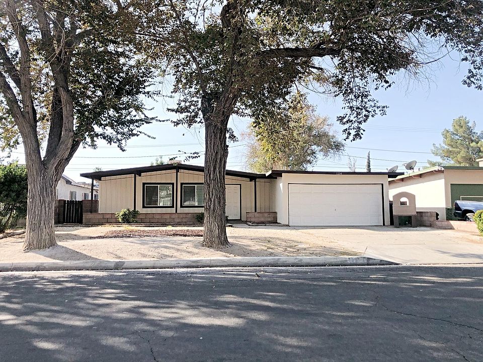 1st image of 1214 W Avenue H15