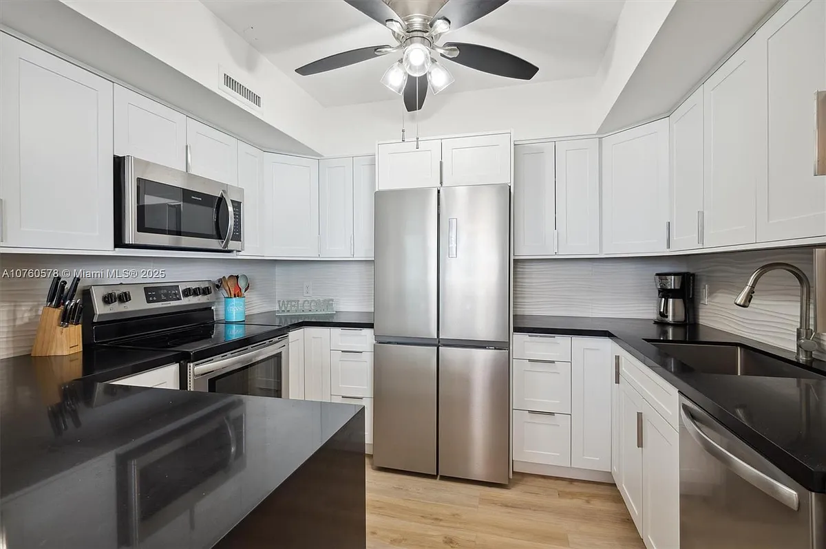 Building Photo - 3505 S Ocean Dr #710