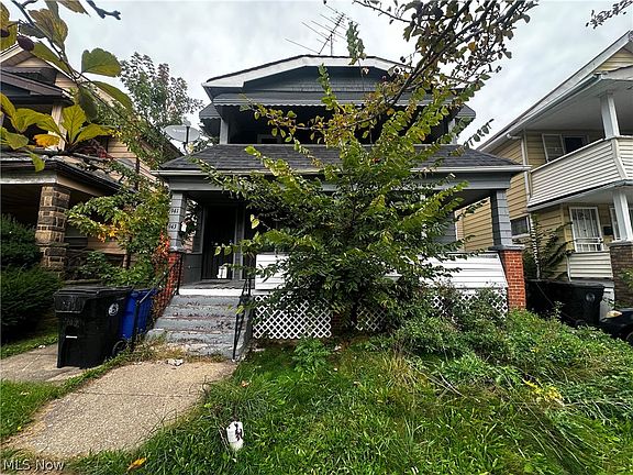 3rd image of 941 Alhambra Rd