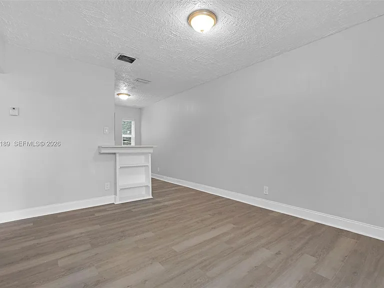 746 SW 4th St #1 — Photo 6