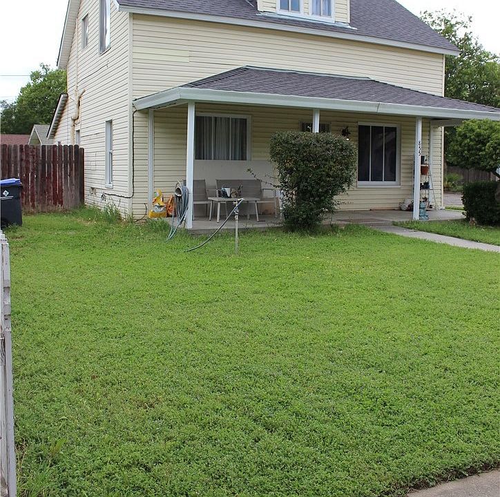 1st image of 855 Johnson St