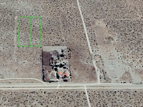 Vic Ave N #R12, Palmdale, CA 93591