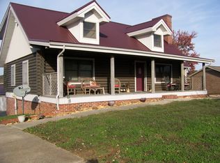1118 Lake Ridge Dr, Dandridge, TN 37725