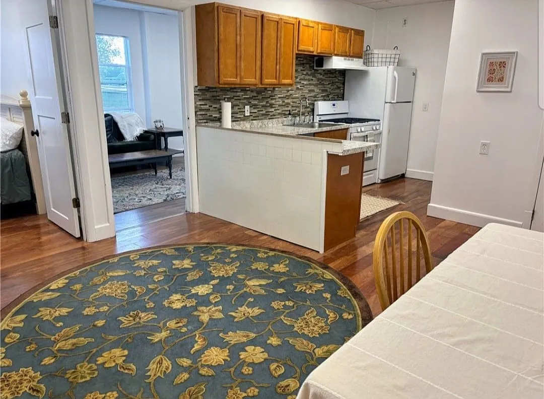 1 bed, 702 sqft, $1,250 — Photo 2