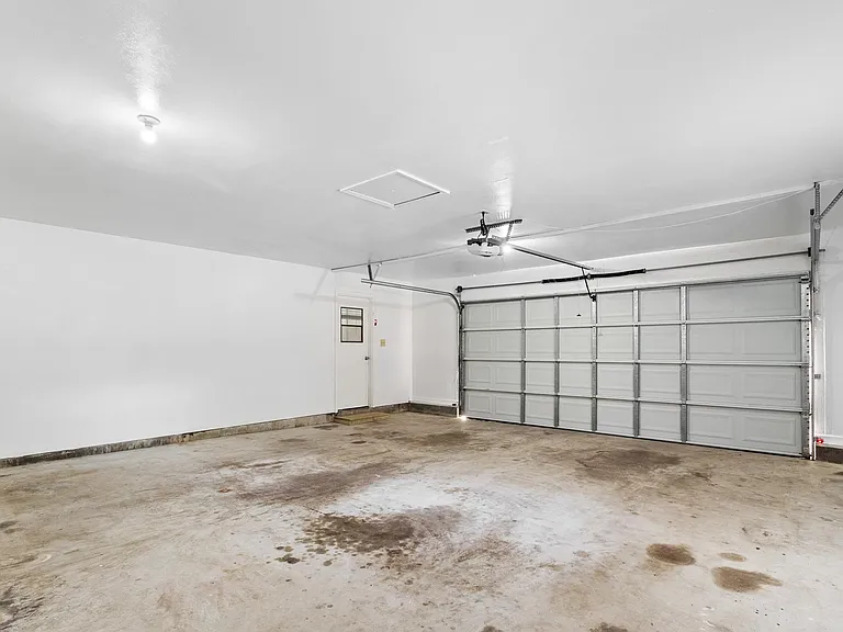3108 Briarwood Dr — Photo 31