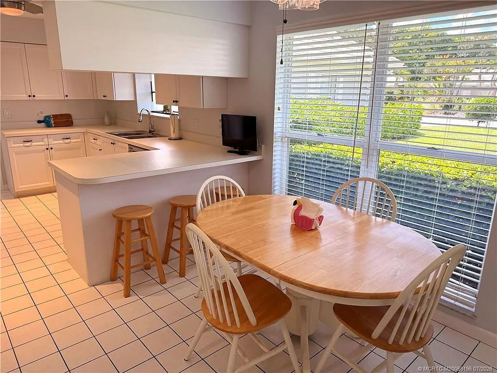 2 bed, 2.0 bath, 1804 sqft, $3,750 — Photo 4