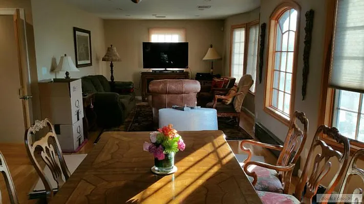 Rented by Bouklis Group | media 23