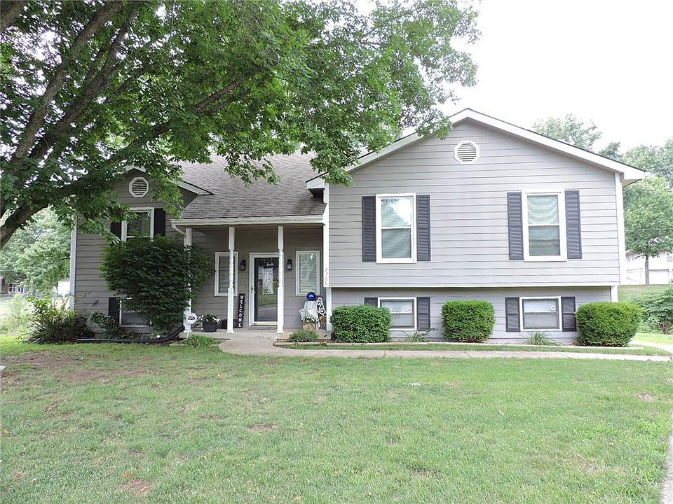 1st image of 2708 S Coachman Dr
