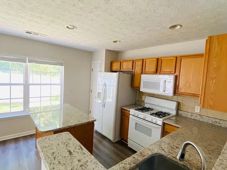 5525 Mountain Top Pl — Photo 5