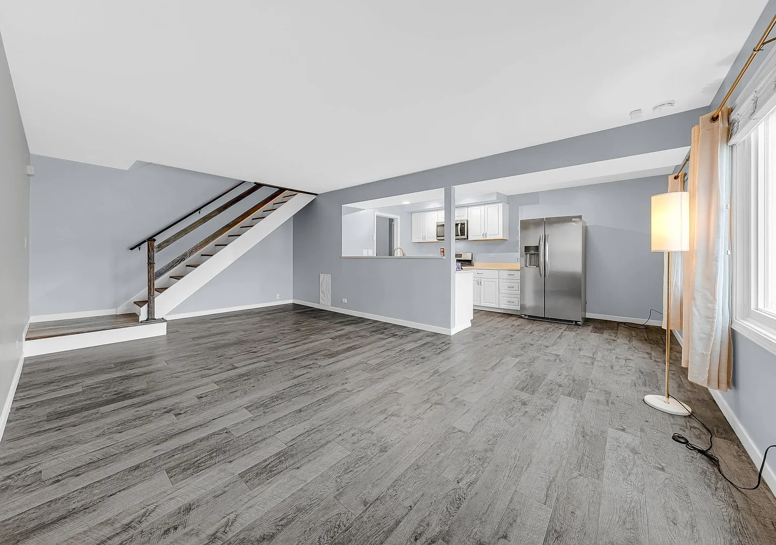 2 bed, 992 sqft, $2,100 — Photo 4