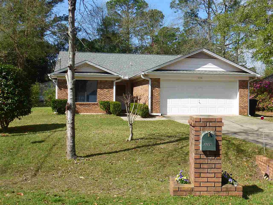 1st image of 3226 Earl Dr