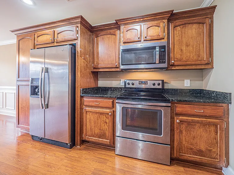 2740 Foxcroft Cir — Photo 21