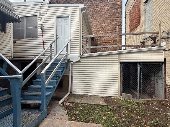 2nd image of 1131 Pt1133Elizabeth Av