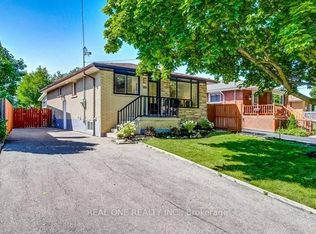 180 Manning Ave, Hamilton, ON L9A 3G2
