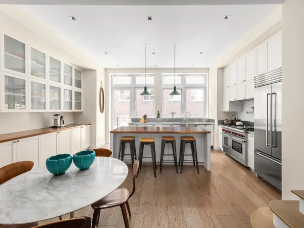 308 East 30th Street image 3 of 21