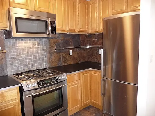 Rented by Perry Associates NYC Inc | media 21