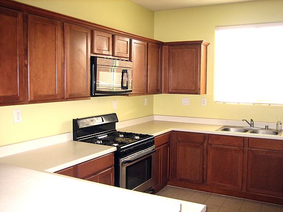 3rd image of 8973 Veneroso St