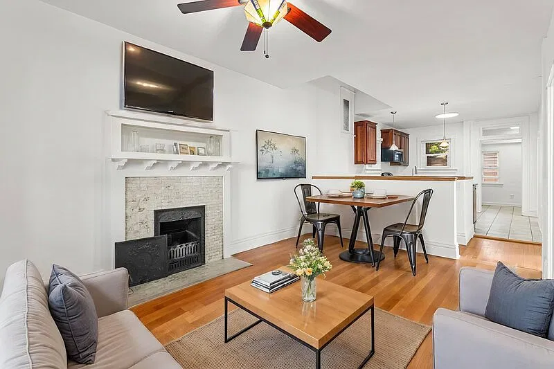 4 bed, 2.0 bath, 1685 sqft, $3,045 — Photo 4