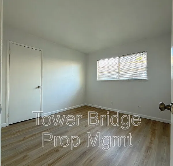 1724 Wright St #2 — Photo 11