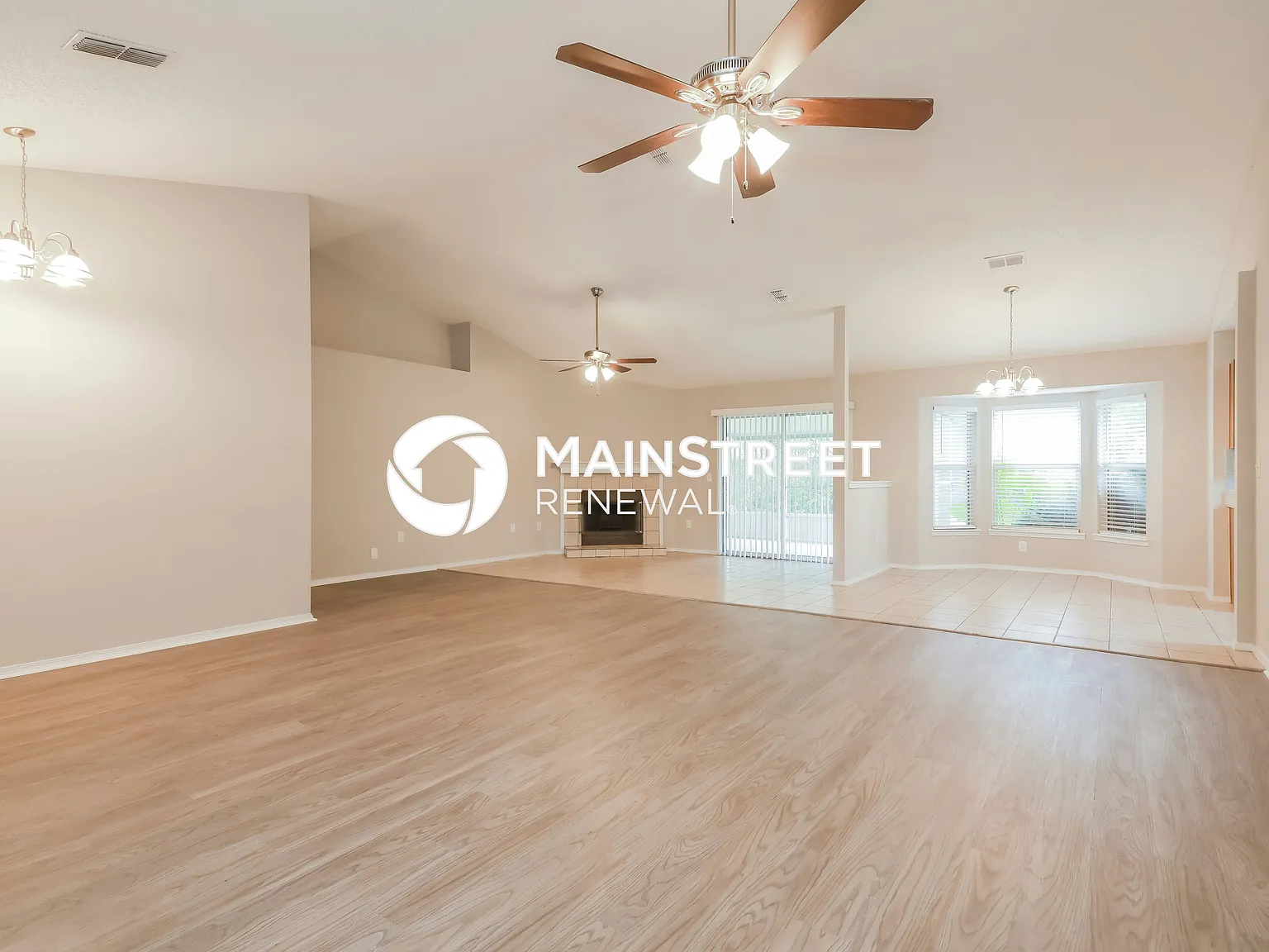 1251 Tahoe Ct — Photo 2