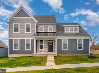 107 Sparrow Ln, Elizabethtown, PA 17022