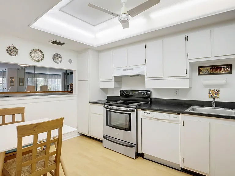 3154 Via Poinciana Dr #116 — Photo 6