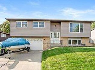 711 Cottonwood Dr, Dyer, IN 46311