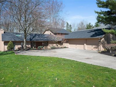 21847 Meadows Edge Ln, Strongsville, OH, 44149