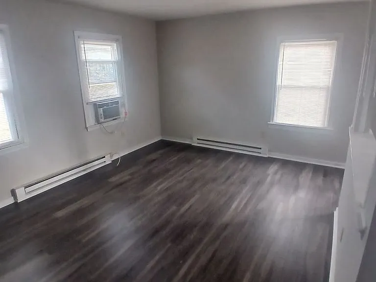 727 Savannah Ave — Photo 6