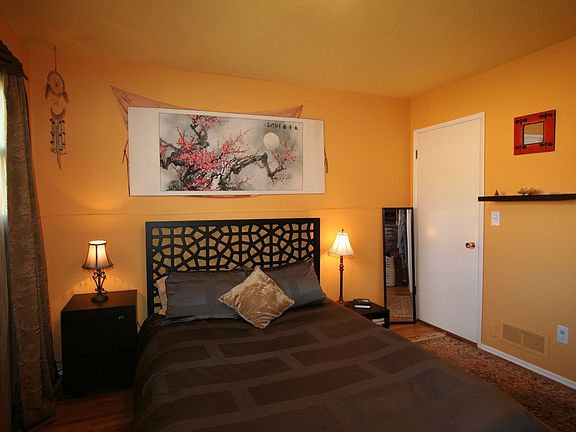 Beautiful colors in bedrooms