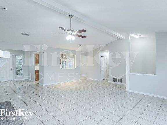 3rd image of 2391 Stonebridge Dr
