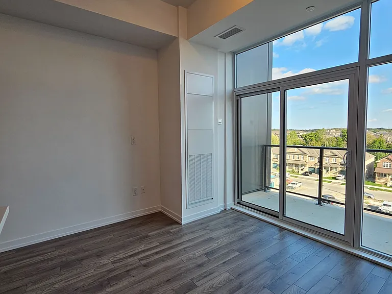 460 Dundas St E #512 — Photo 6
