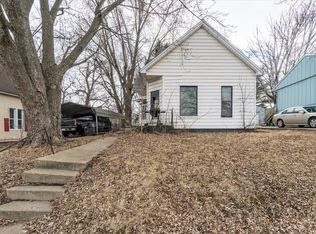 916 W Front St, Bloomington, IL 61701