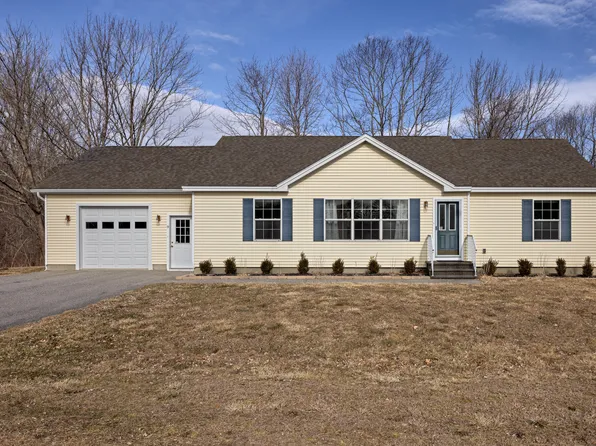 9 Country Way, Rockland, ME 04841