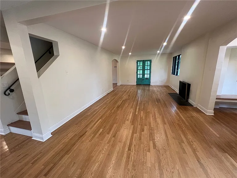 127 Westland Dr — Photo 5