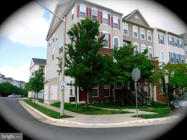 15839 John Diskin Cir #72, Woodbridge, VA 22191