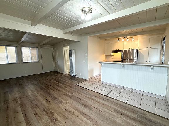 3rd image of 1132-1136 Phoenix Ave #B