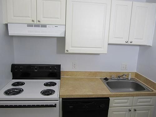 4th image of 812 NW 18th Ave