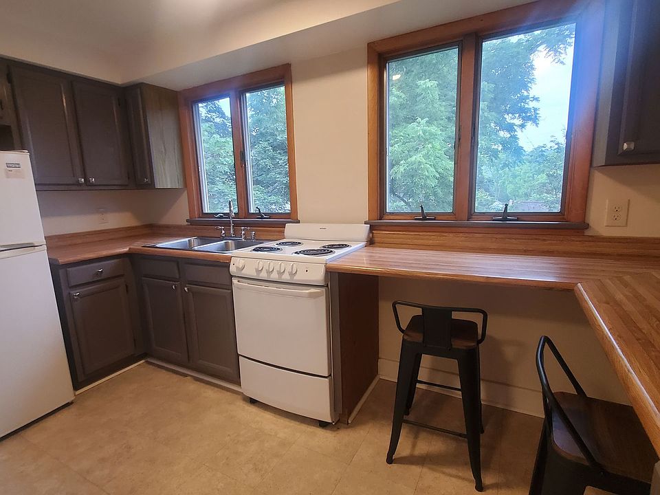 1st image of 527 E Buffalo St APT 7