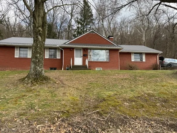 1140 Duval Hts, Wellsburg, WV 26070