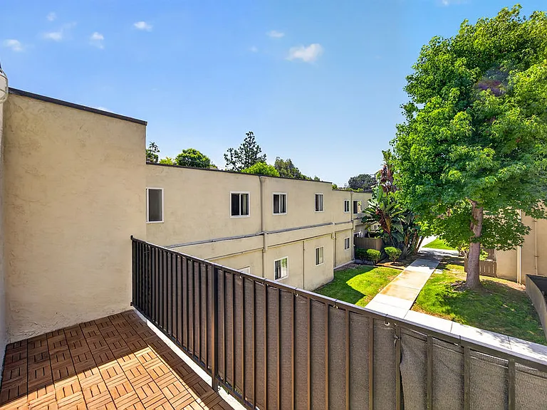 2850 Reynard Way #23 — Photo 5