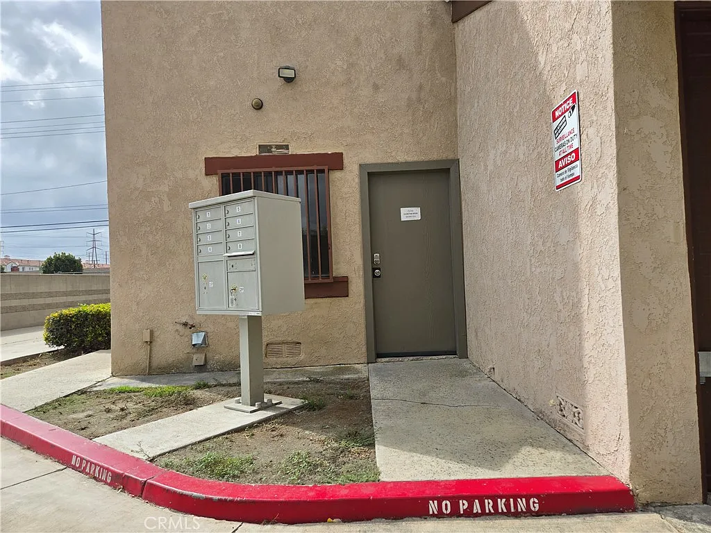2 bed, 1.5 bath, 980 sqft, $2,400 — Photo 4