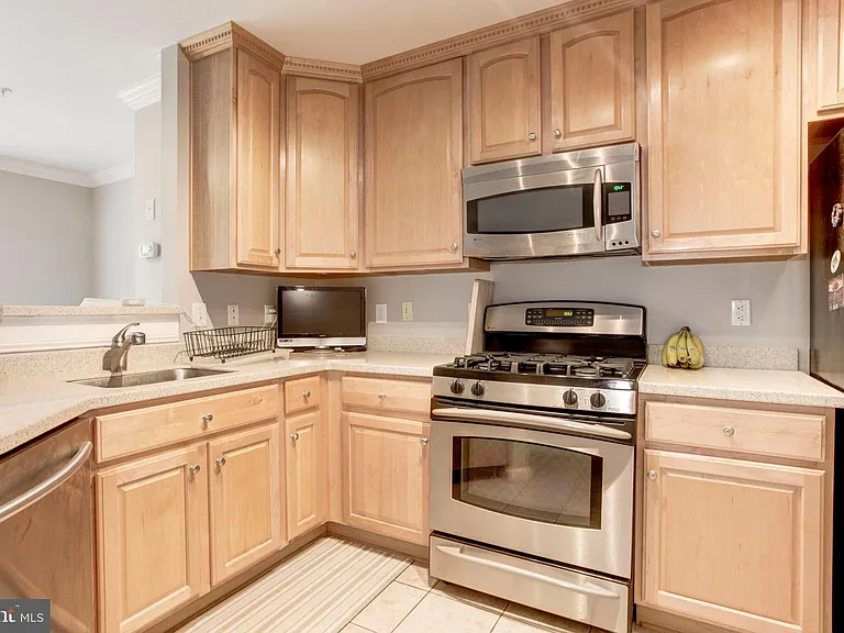 12852 Fair Briar Ln — Photo 10