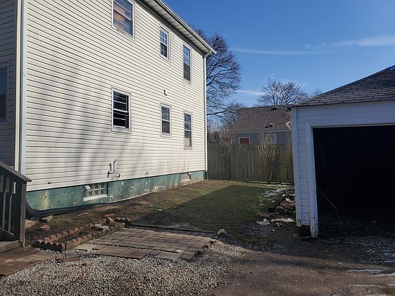 3rd image of 2424 Triplett Blvd