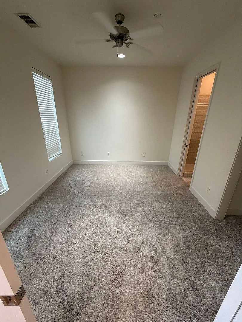 1600 N Haskell Ave — Photo 3